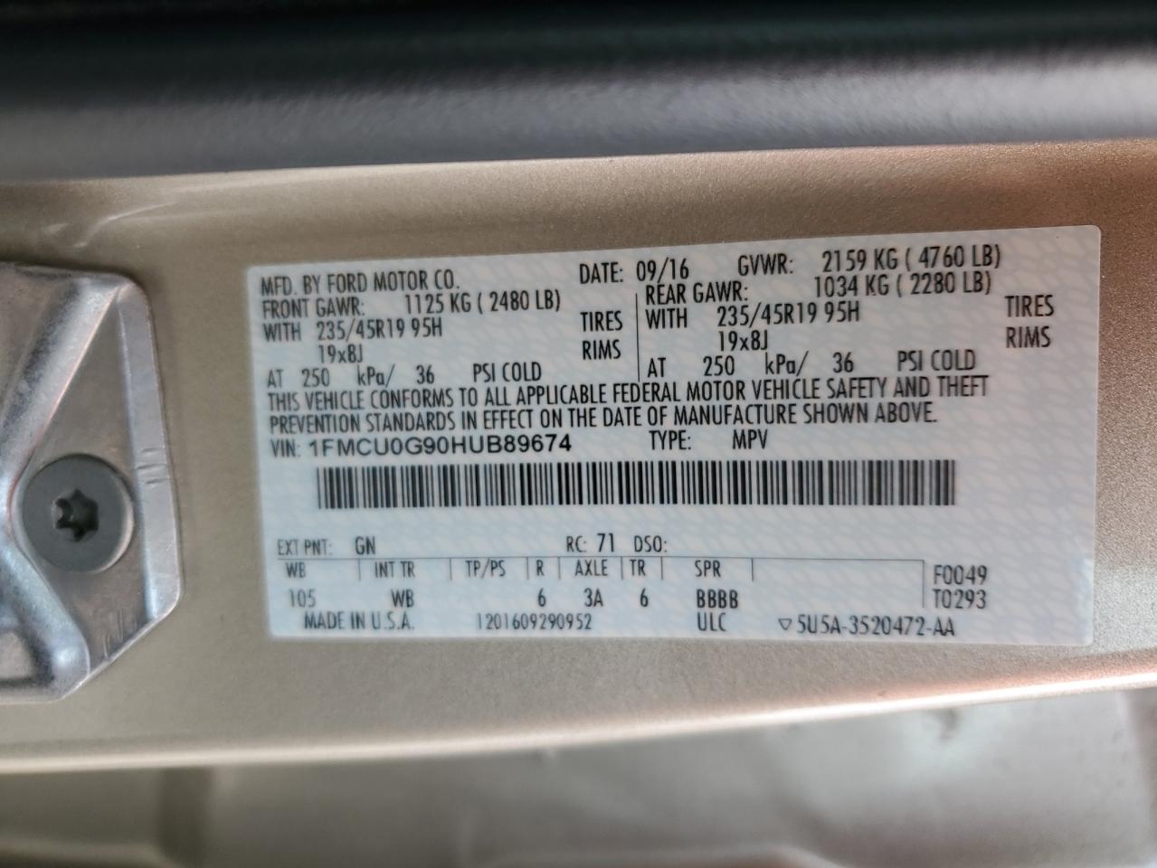 1FMCU0G90HUB89674 FORD ESCAPE 2017