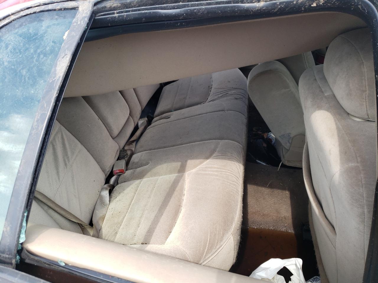 2FAFP74WX2X147465 2002 Ford Crown Victoria Lx