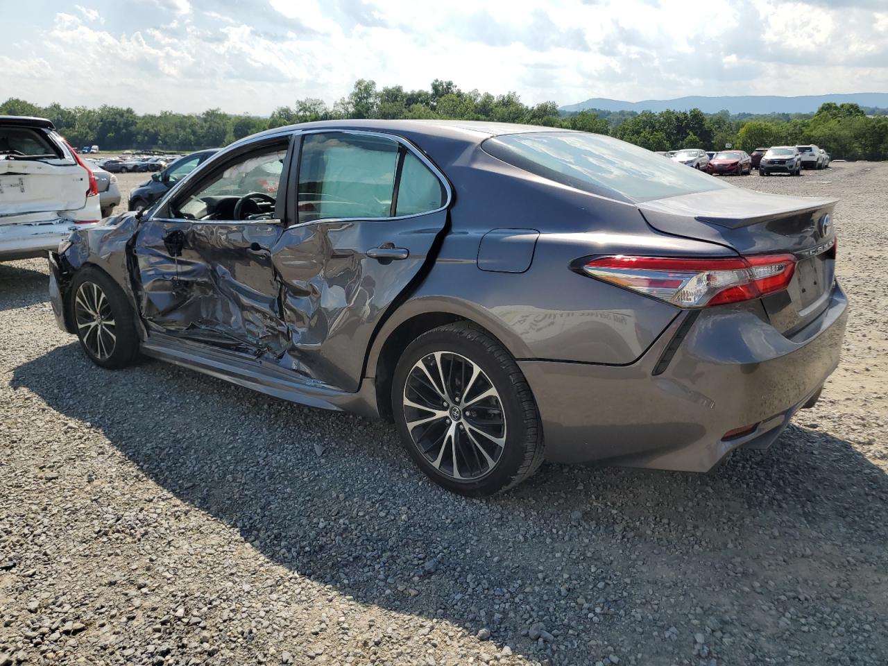 4T1B11HK9JU561157 TOYOTA CAMRY 2018