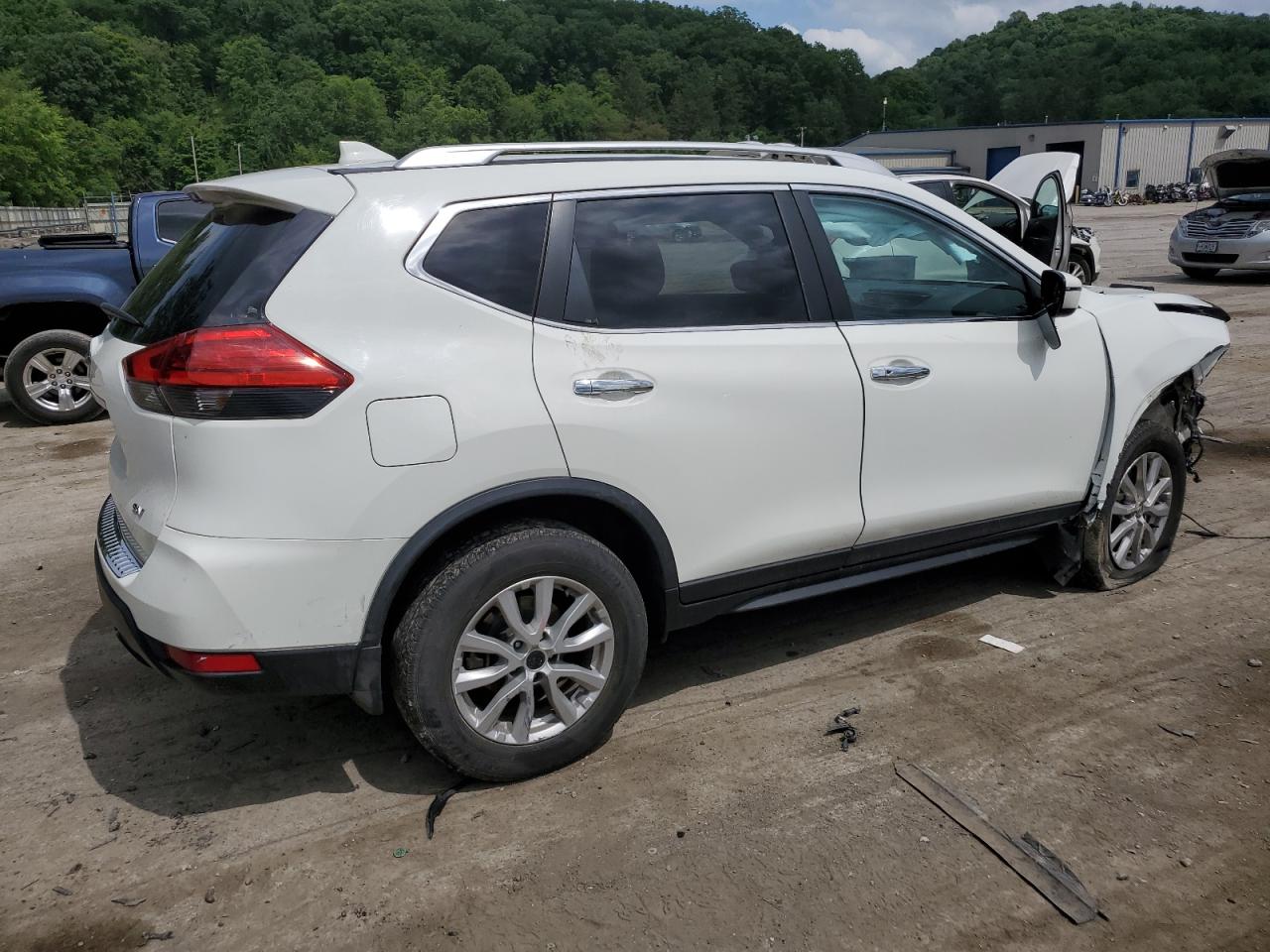 JN8AT2MVXHW017009 NISSAN ROGUE 2017