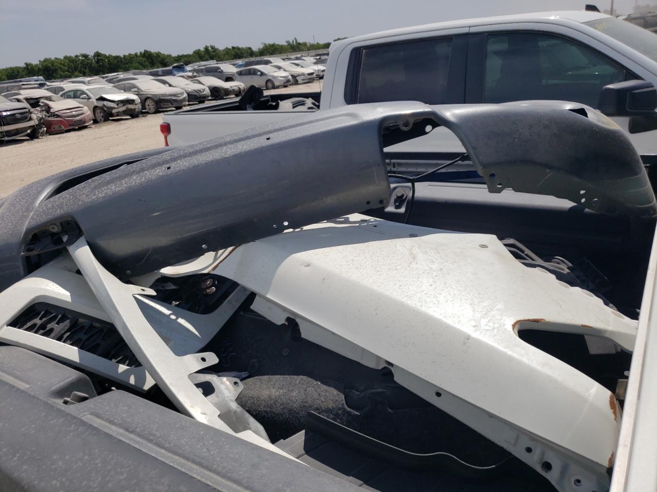 1N6AA1F47JN522272 NISSAN TITAN 2018