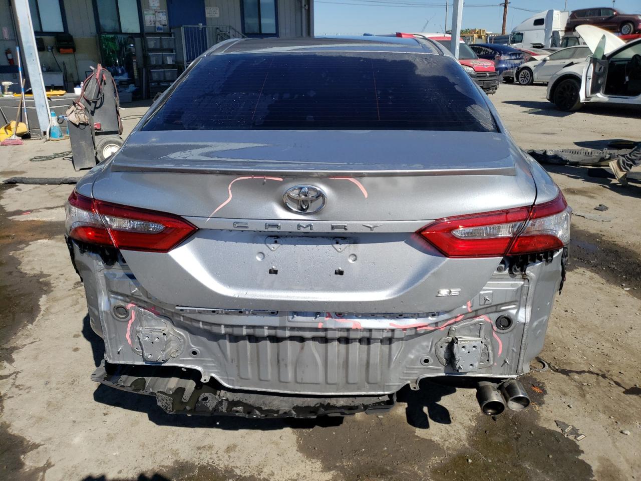 4T1B11HK9JU135128 TOYOTA CAMRY 2018