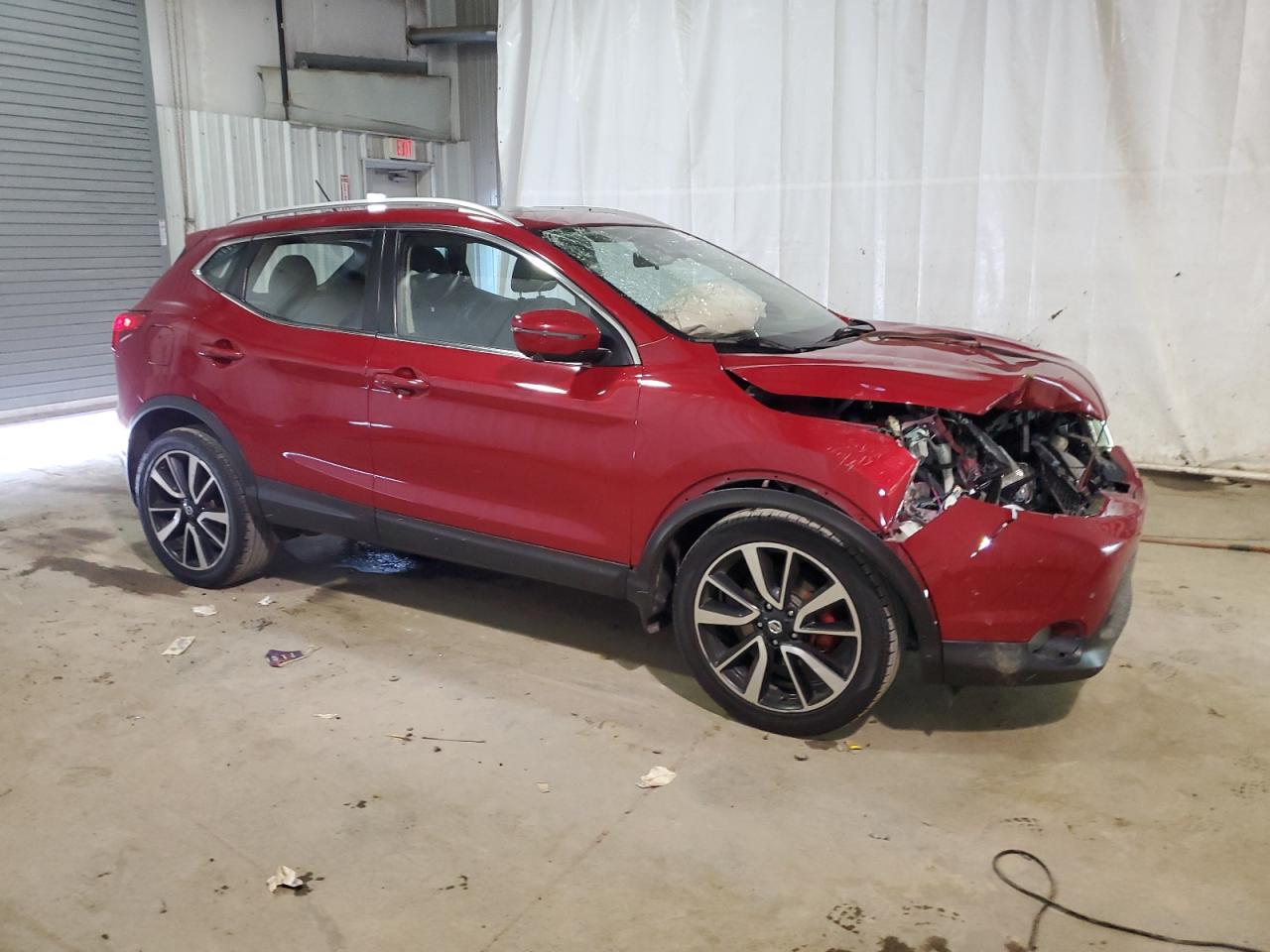 JN1BJ1CR8JW269046 NISSAN ROGUE 2018