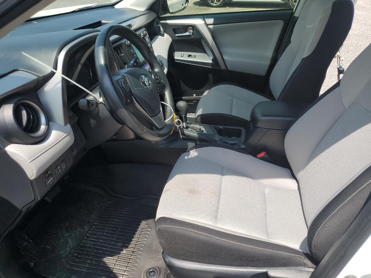 JTMWFREV1JJ752366 TOYOTA RAV4 2018