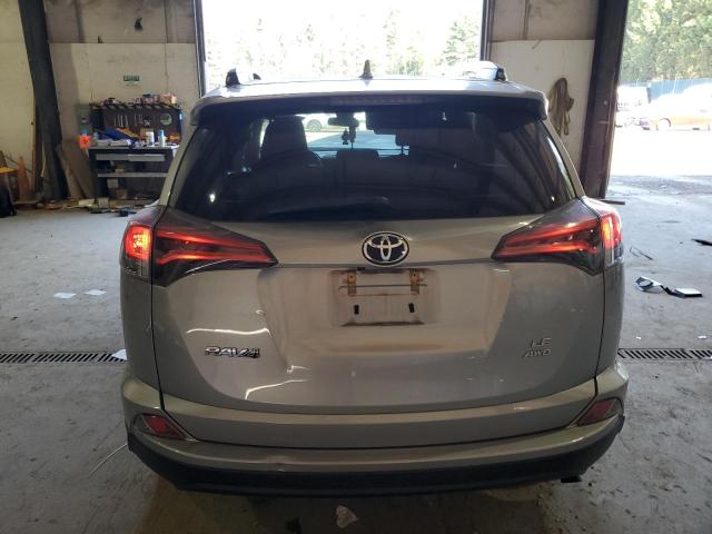 2T3BFREV4JW725839 Toyota RAV4 LE