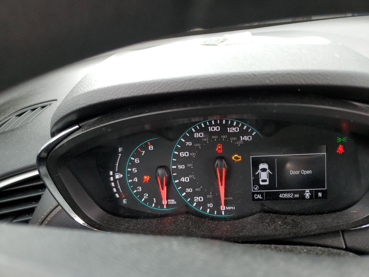 3GNCJKSB9LL303037 CHEVROLET TRAX 2020
