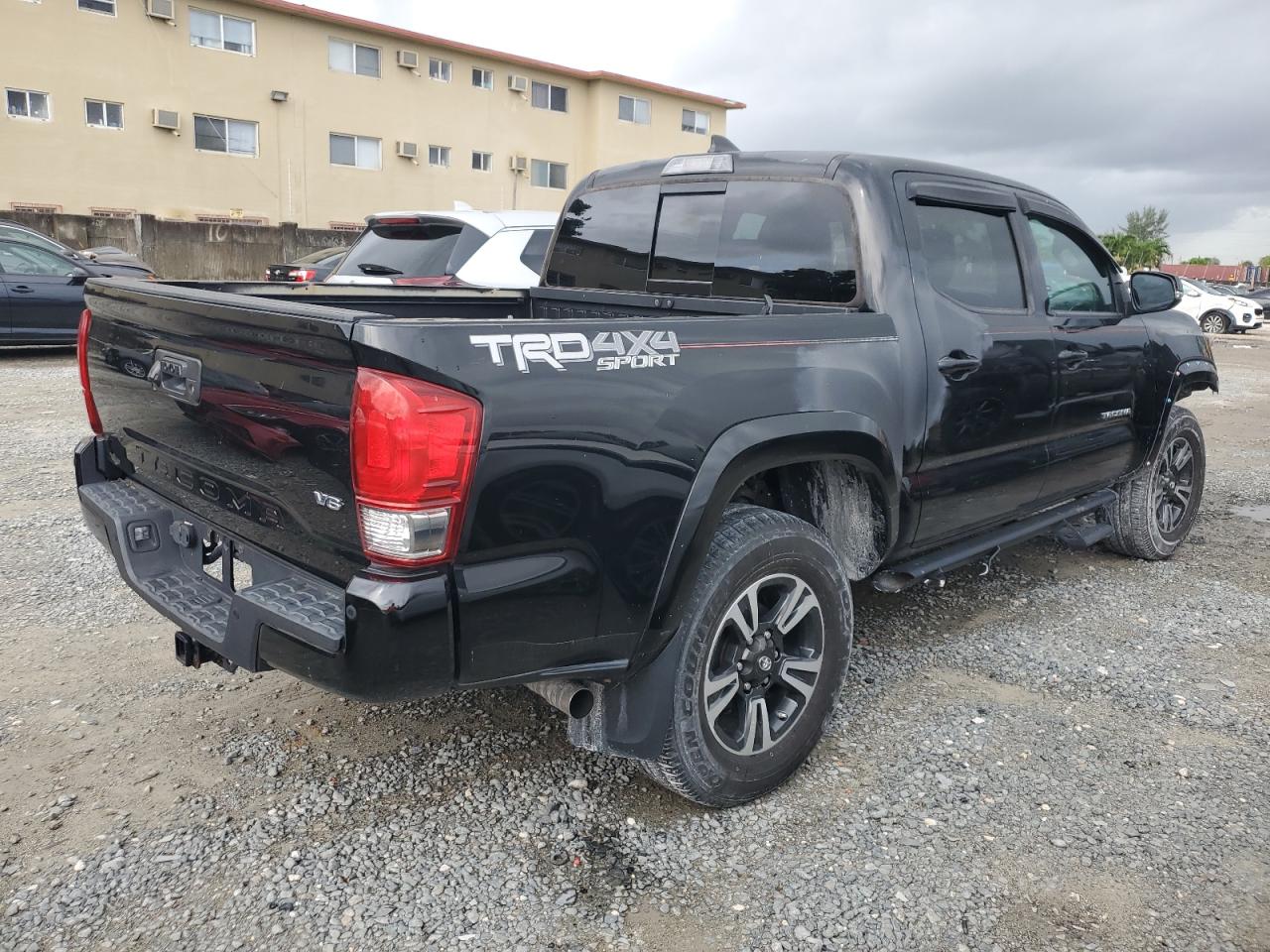 3TMCZ5AN2HM071123 TOYOTA TACOMA 2017