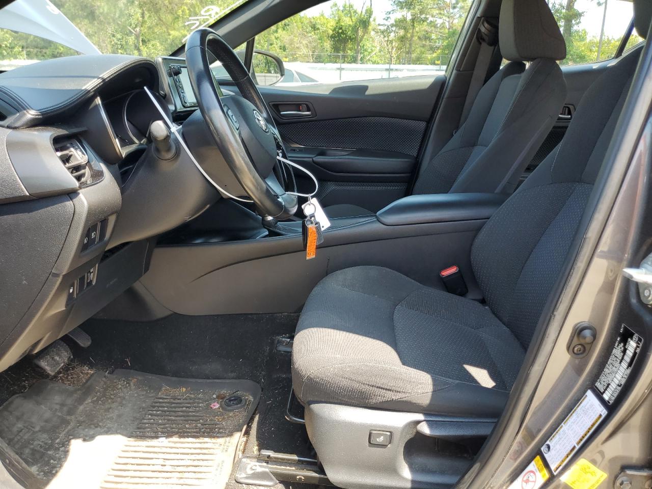 NMTKHMBX9JR004810 TOYOTA C-HR 2018