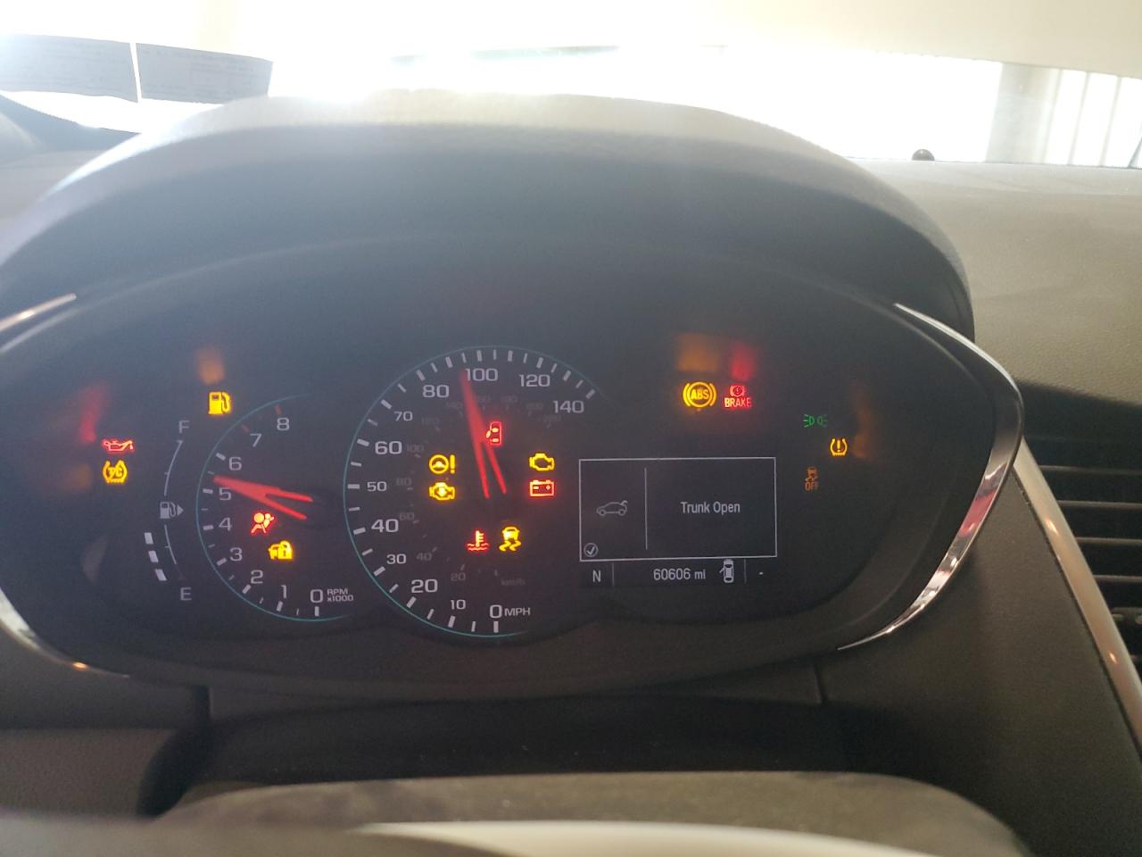 KL7CJNSBXJB551111 CHEVROLET TRAX 2018