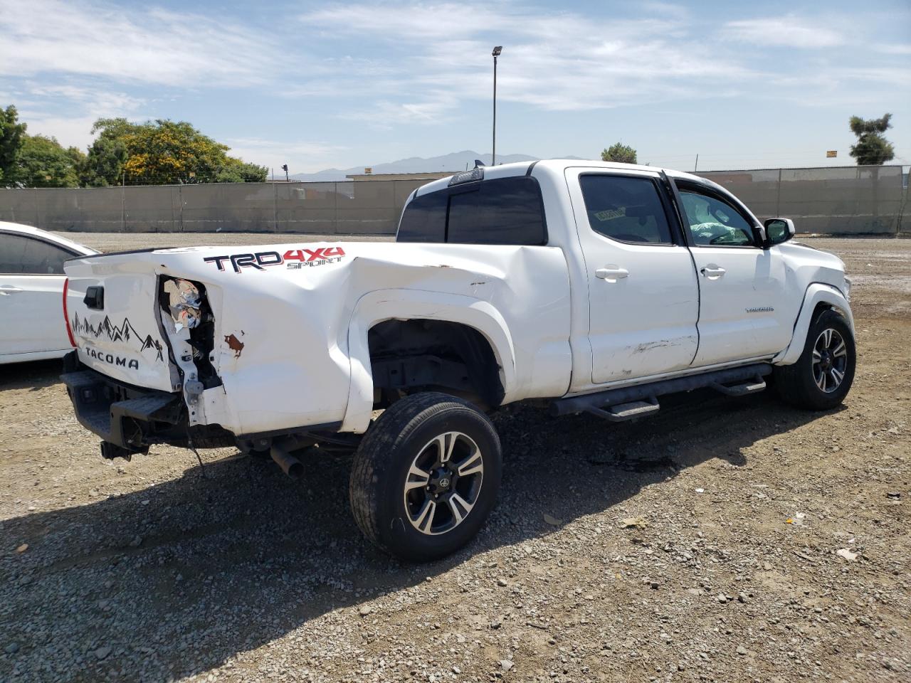 5TFDZ5BN9JX038042 TOYOTA TACOMA 2018
