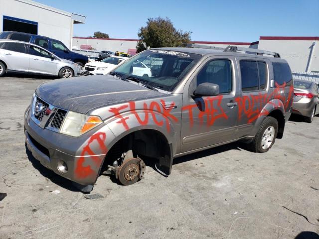 2005 Nissan Pathfinder LE