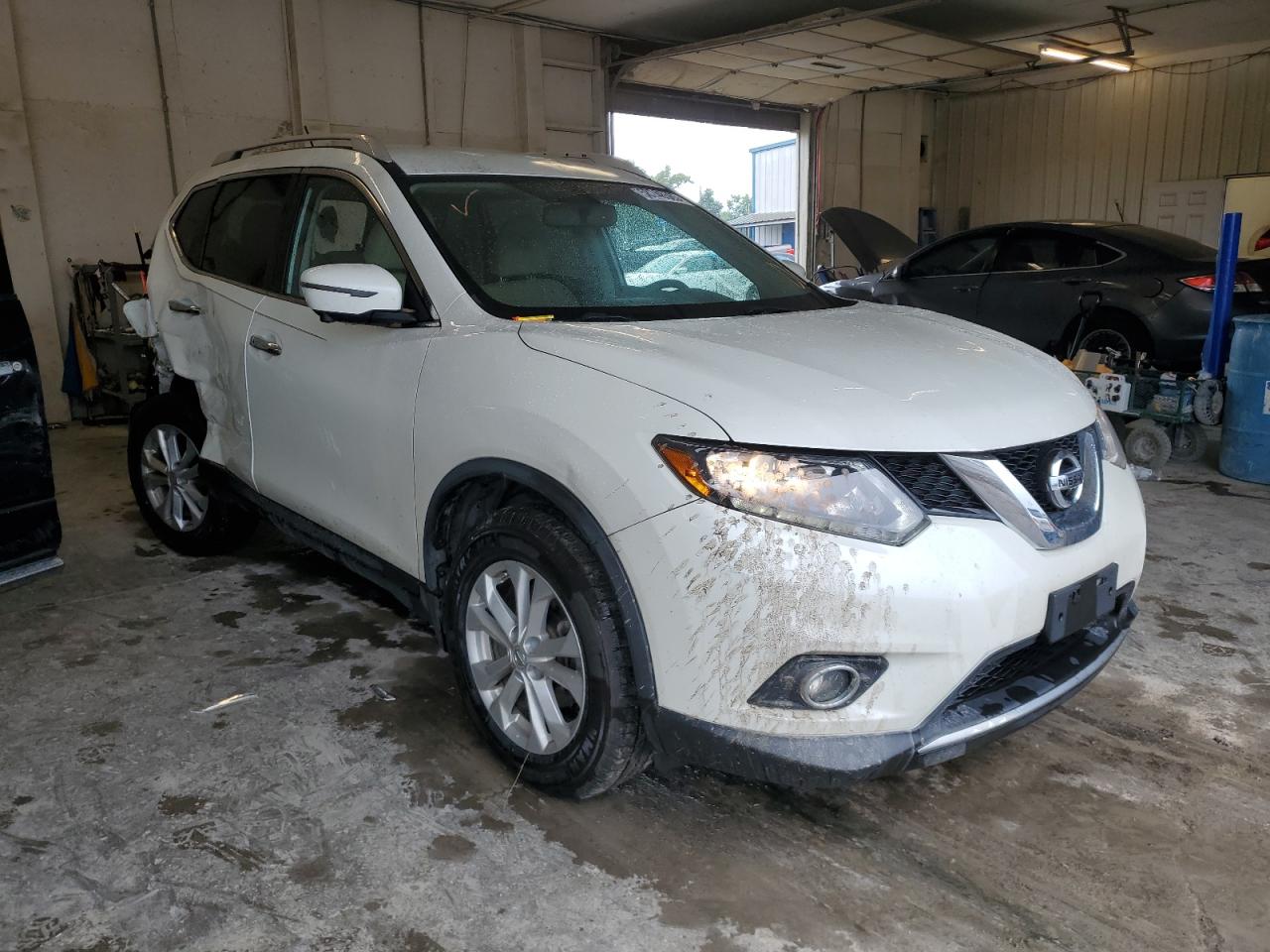 KNMAT2MT8GP647288 NISSAN ROGUE 2016