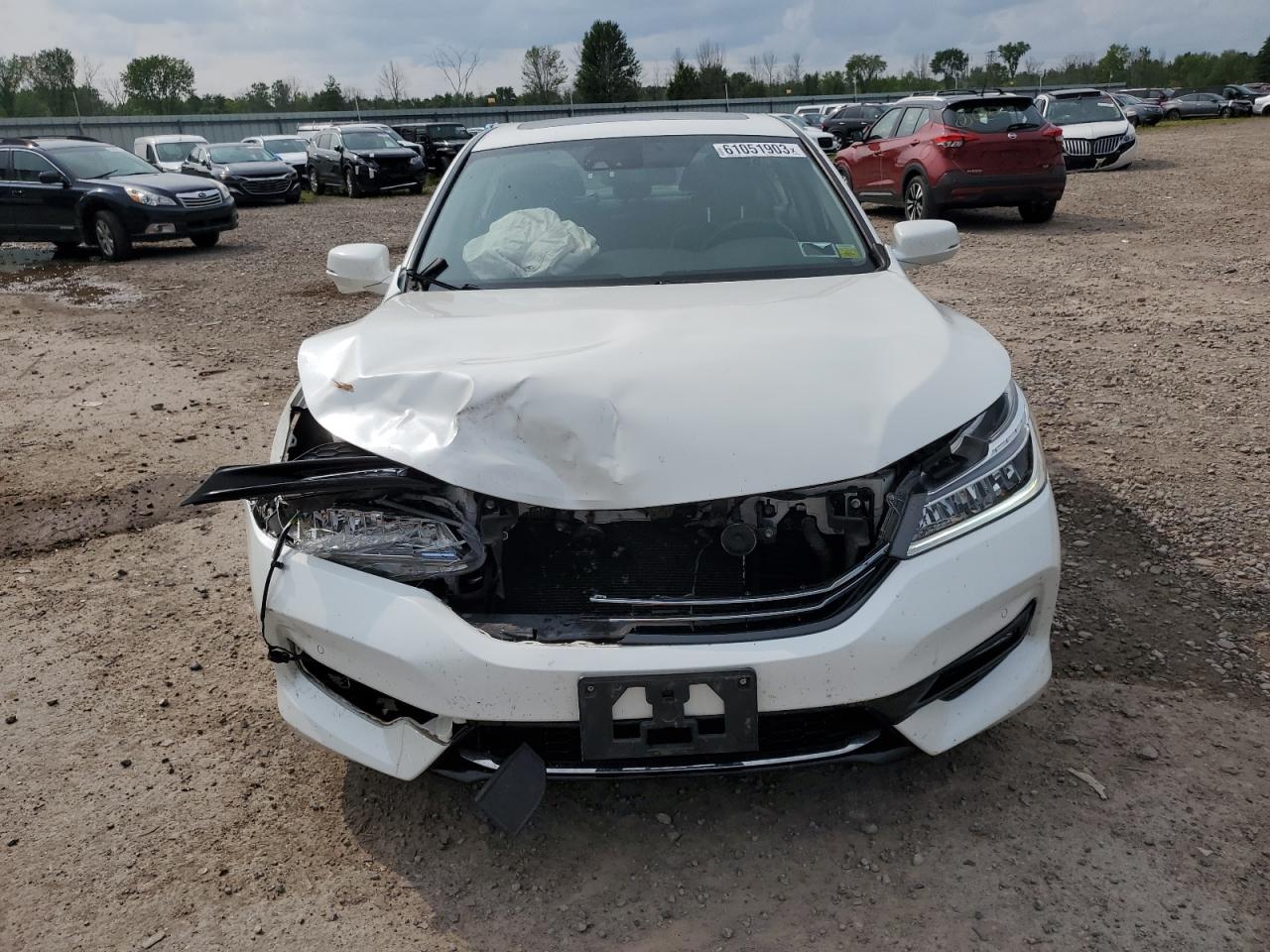 JHMCR6F70HC018100 HONDA ACCORD 2017