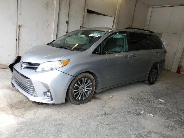 2019 Toyota Sienna XLE