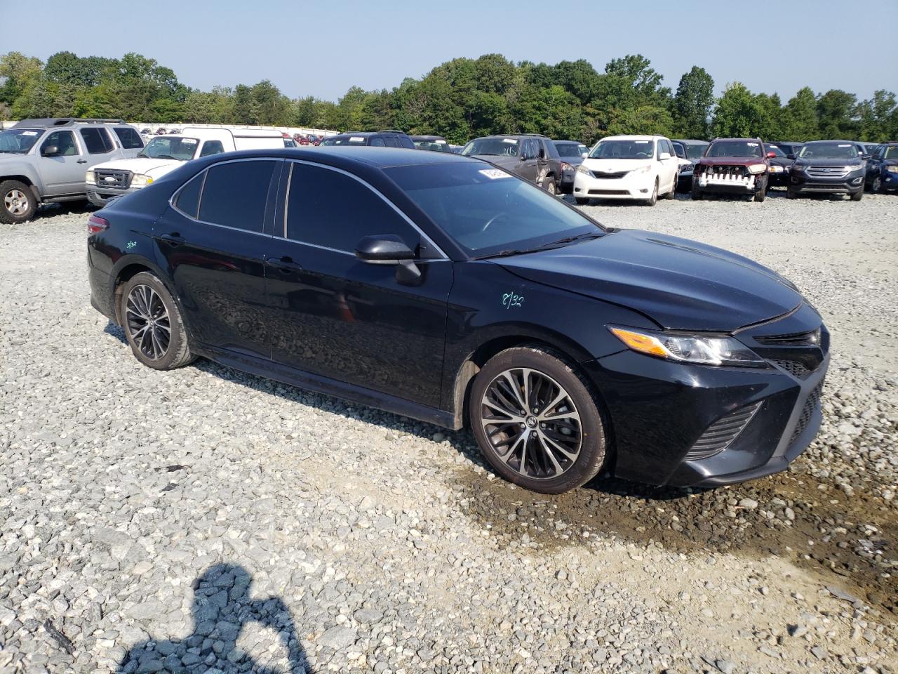4T1B11HK2JU560402 TOYOTA CAMRY 2018