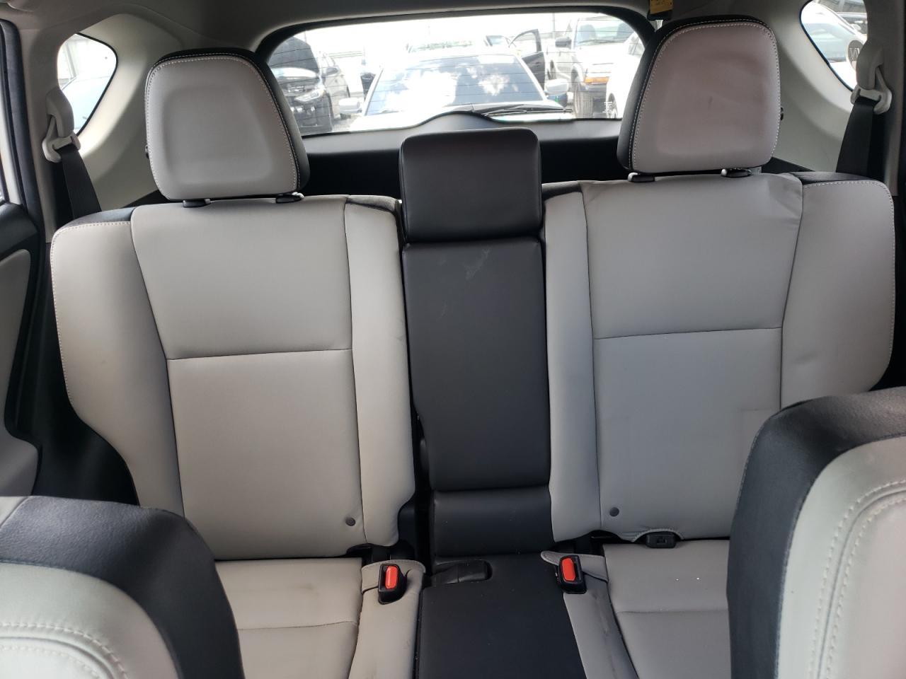JTMDFREV8JJ718822 TOYOTA RAV4 2018
