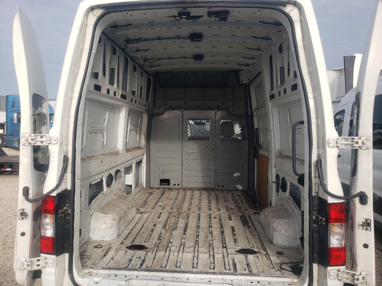 1N6BF0LY6FN801758 2015 Nissan Nv 2500