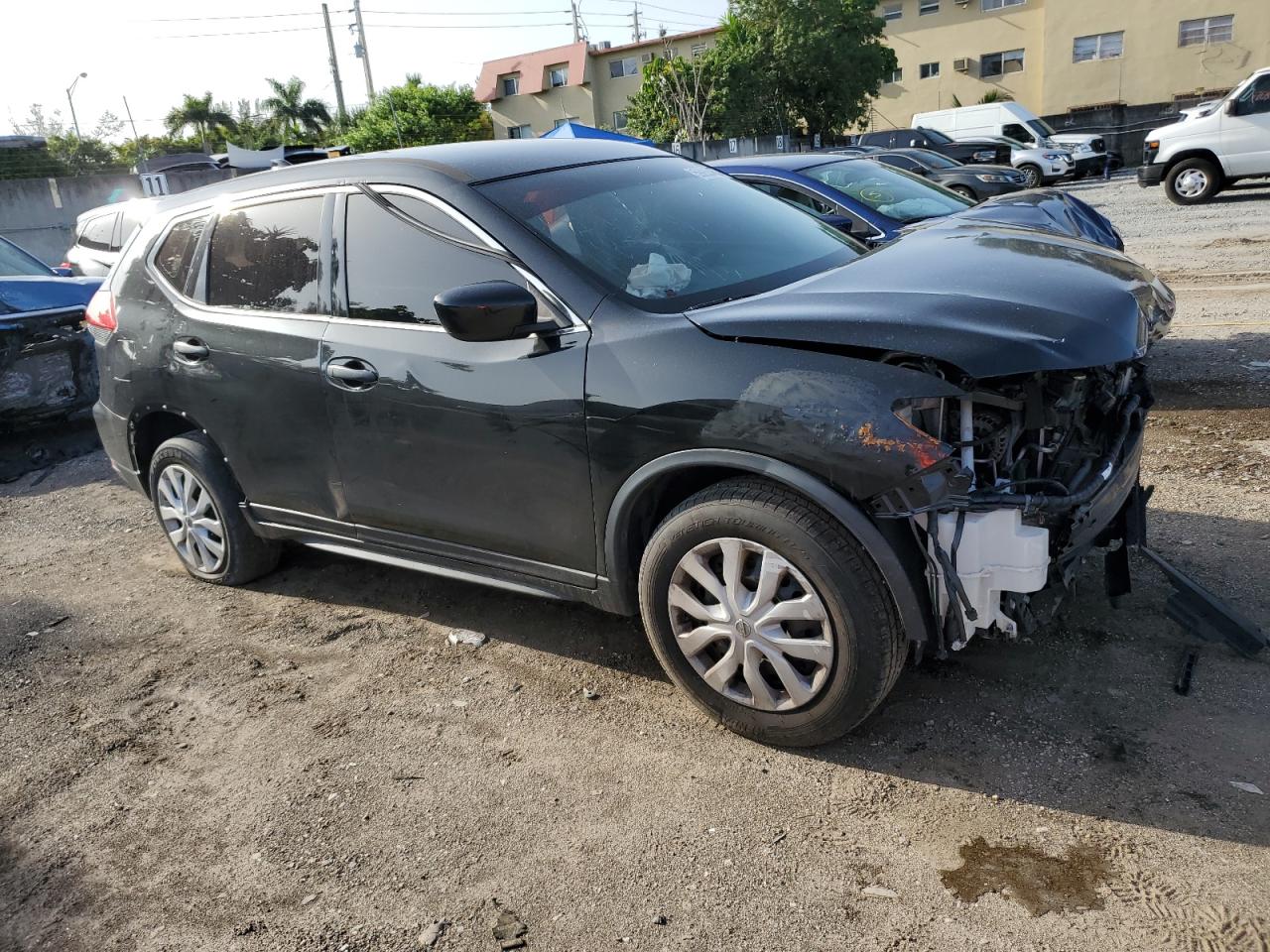 JN8AT2MV7HW256310 NISSAN ROGUE 2017