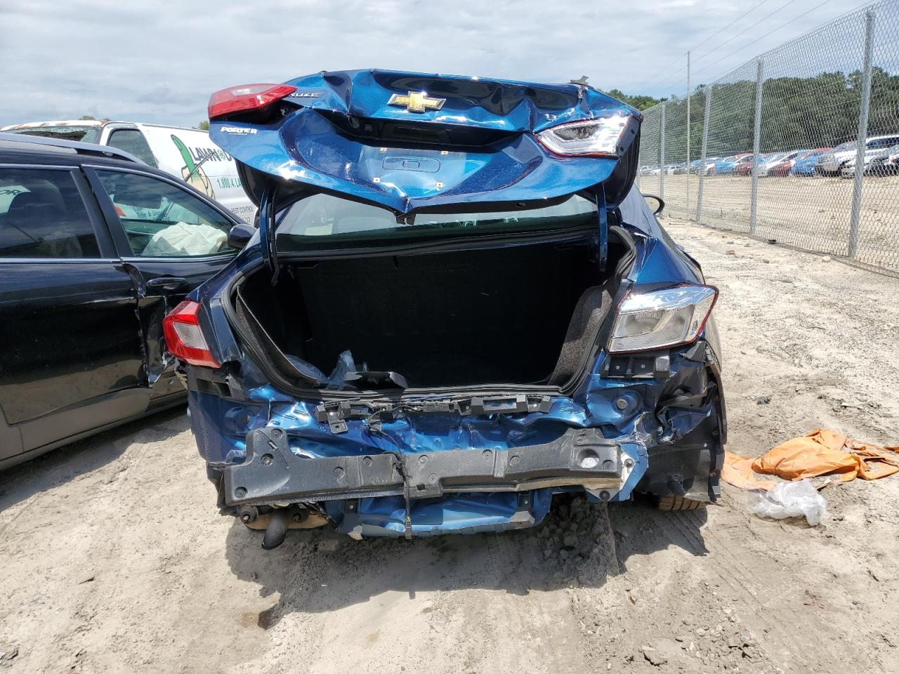 1G1BE5SM8K7135592 CHEVROLET CRUZE 2019
