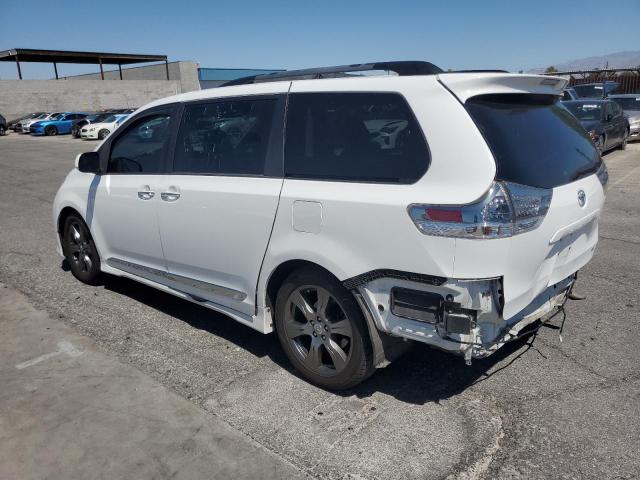 5TDXZ3DC3HS787013 2017 TOYOTA SIENNA, photo no. 2