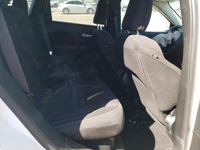 1C4PJMCS7GW132499 Jeep Cherokee Latitude