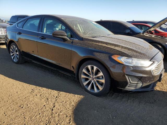 3FA6P0T91KR253403 Ford Fusion SE 4