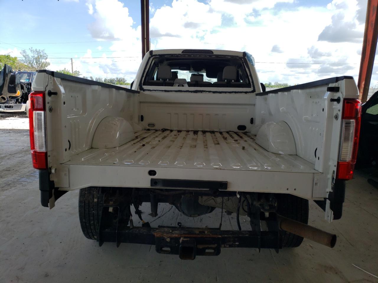 VIN: 1FD8X3B63HEB81428 2017 FORD F350