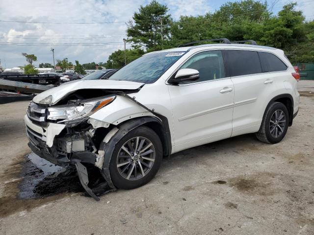 VIN 5TDJZRFH3HS427516 2017 Toyota Highlander, SE no.1