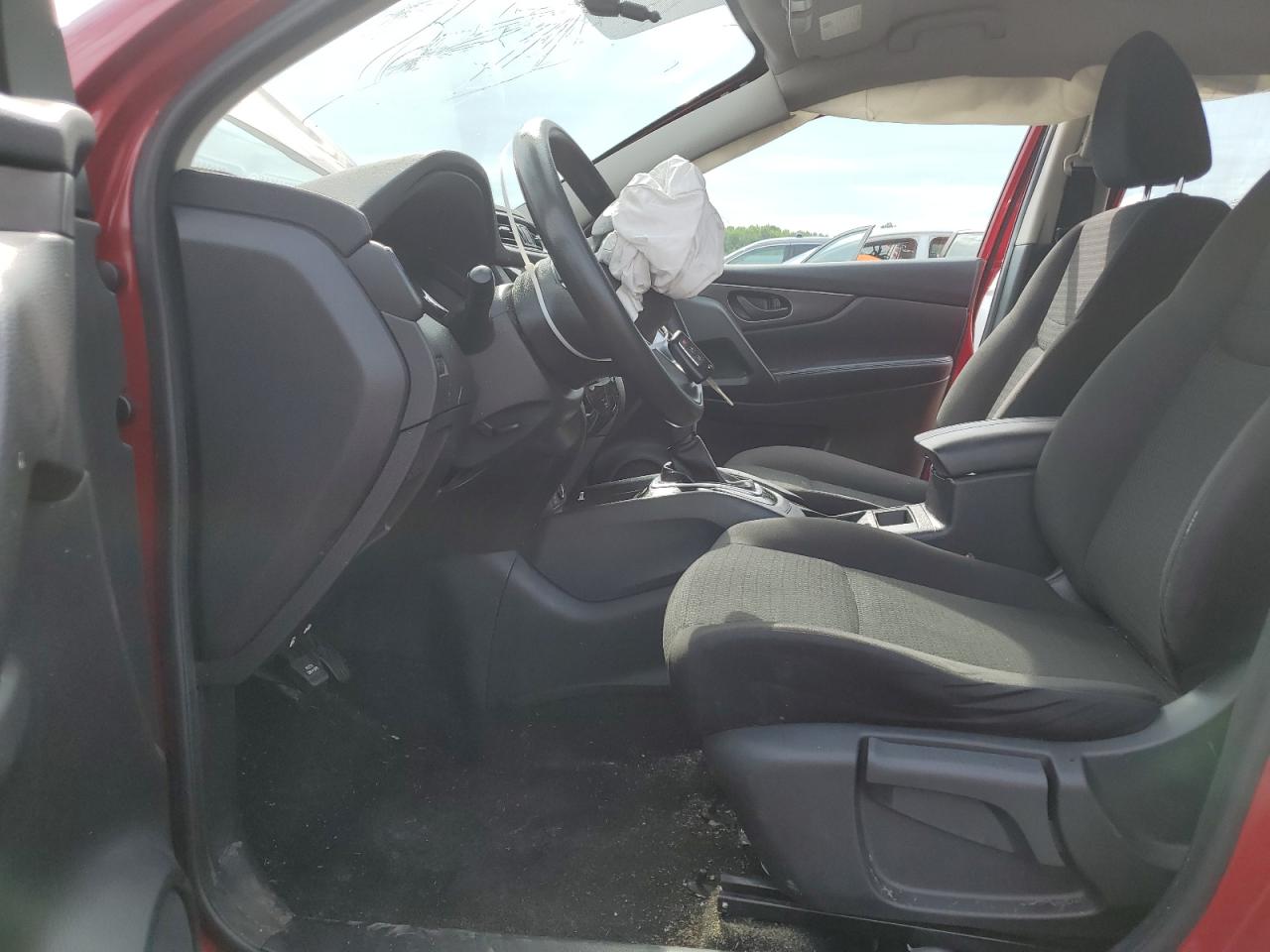 JN1BJ1CR7JW268373 NISSAN ROGUE 2018