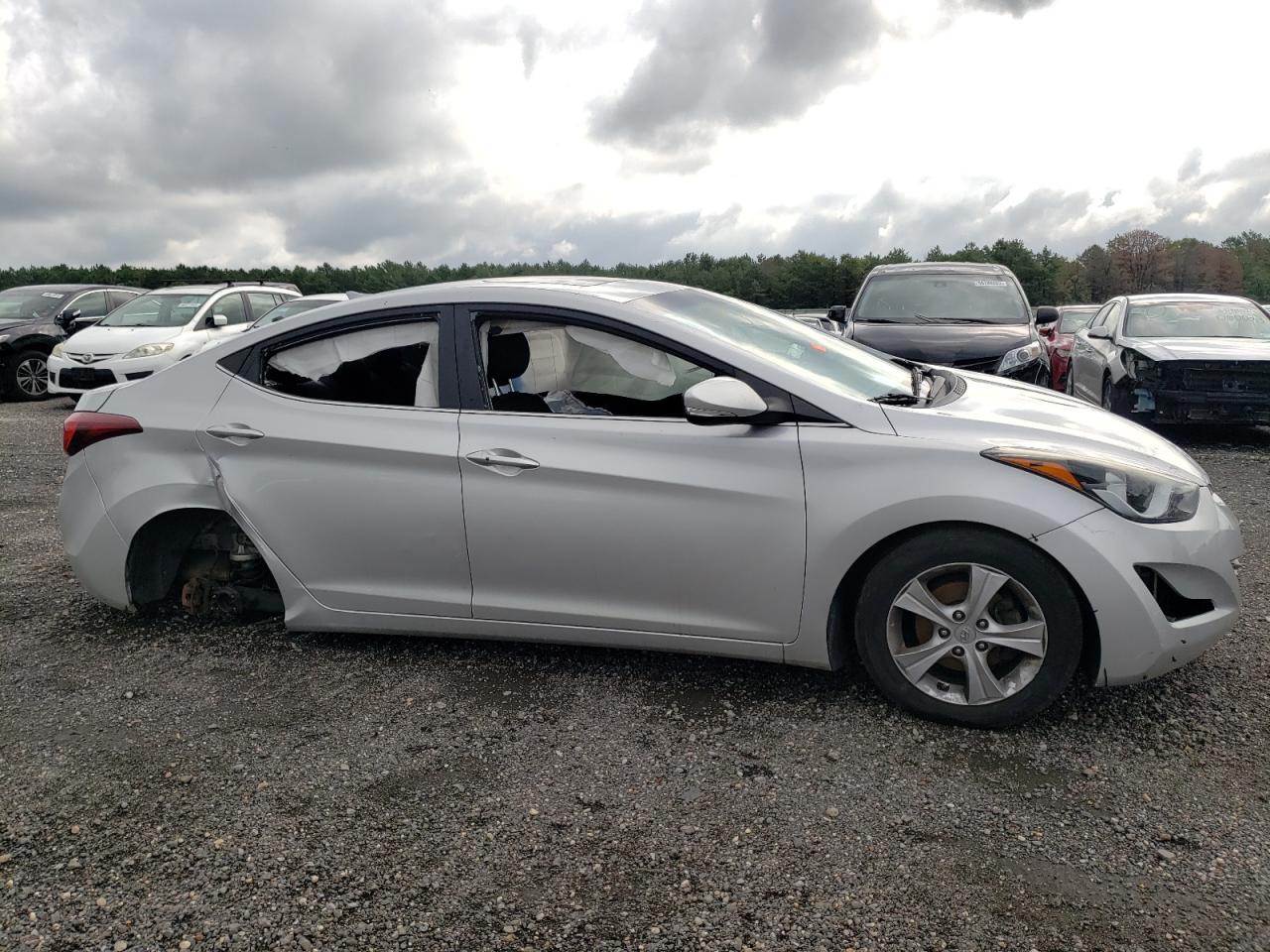 5NPDH4AE4GH732317 2016 Hyundai Elantra Se