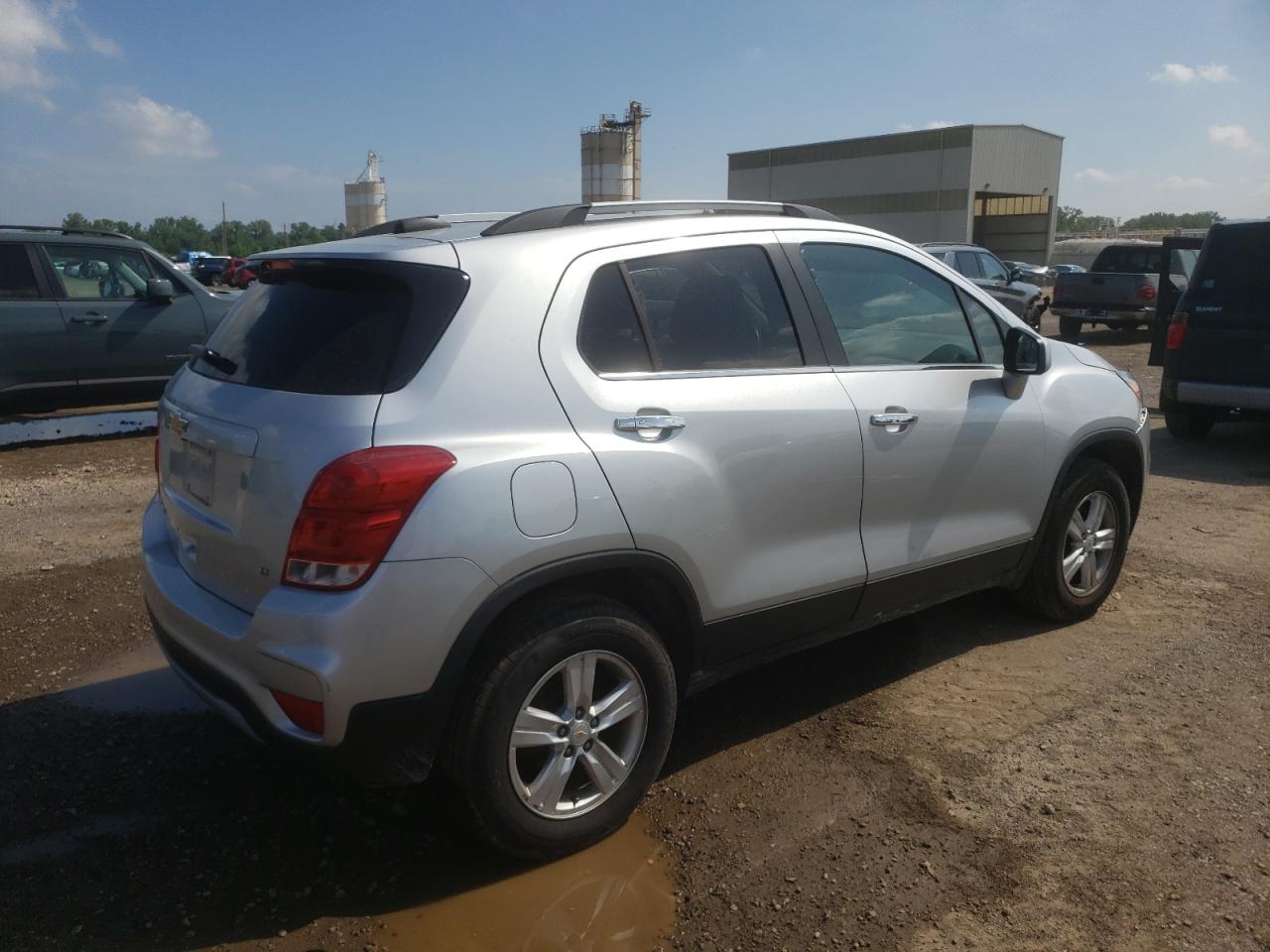 KL7CJPSB2HB157091 CHEVROLET TRAX 2017