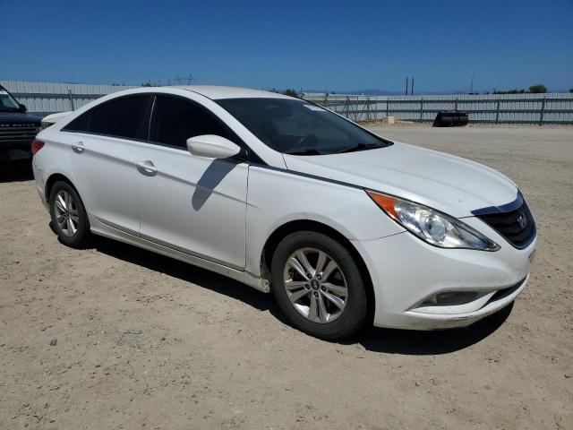 VIN: 5NPEB4AC3DH747049 Auction: COPART Lot: 60250963 Location: CA - REDDING 5NPEB4AC3DH747049 HYUNDAI SONATA 2013 WHITE Photo 4