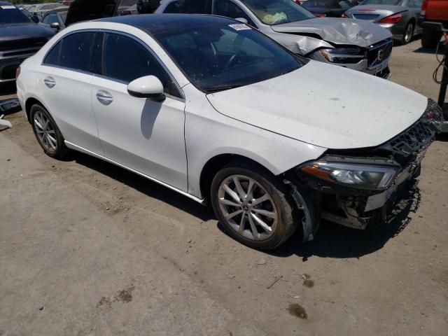 WDD3G4EB0KW027571 Mercedes-Benz A 220