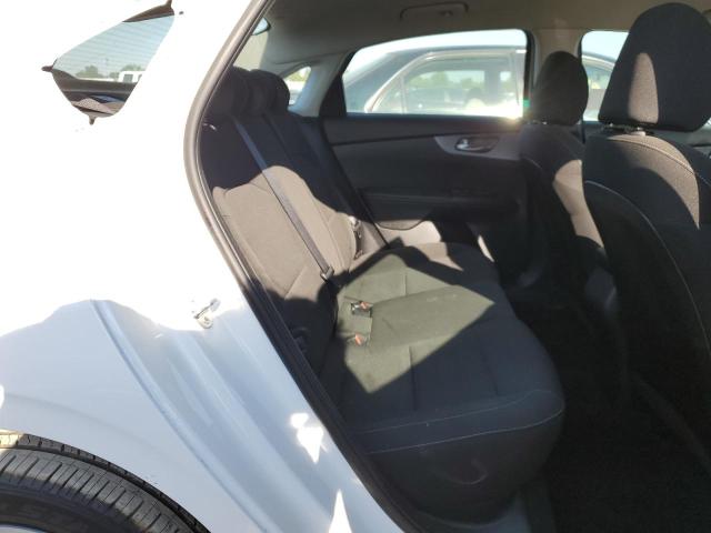 3KPF24AD6ME294949 KIA FORTE FE