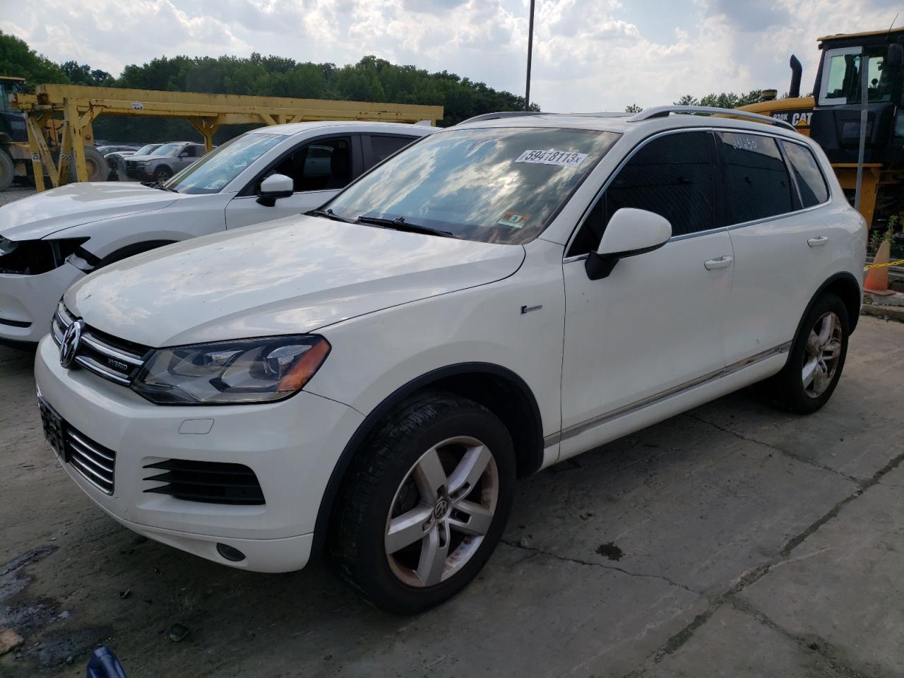 Volkswagen Touareg 2011 Р±РµР»С‹Р№