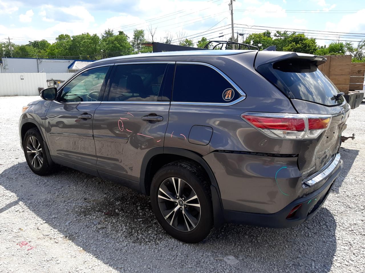 5TDJKRFH8GS317645 TOYOTA HIGHLANDER 2016