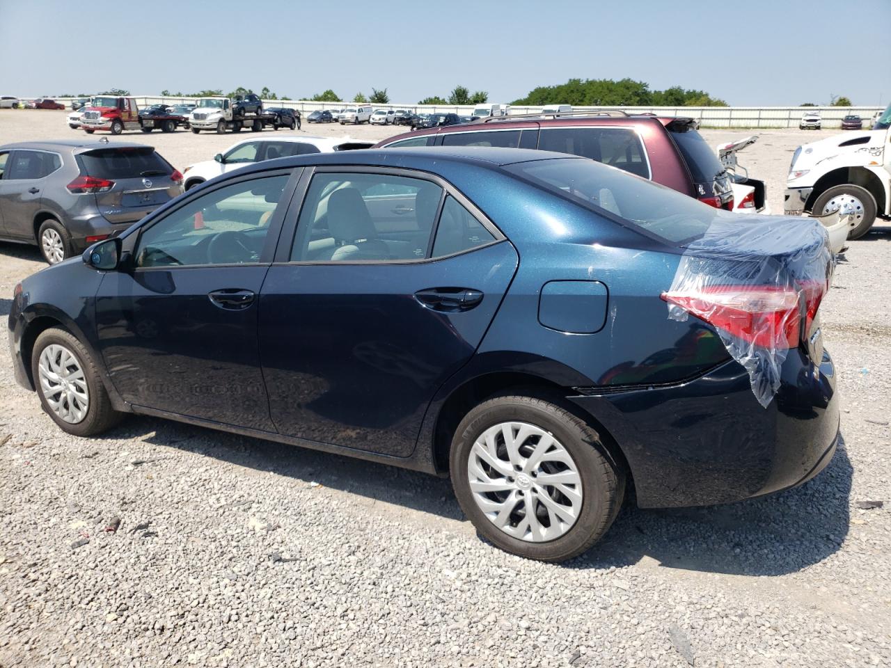 5YFBURHEXJP853675 TOYOTA COROLLA 2018