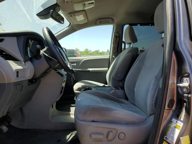 5TDKZ3DC5JS940104 Toyota SIENNA LE