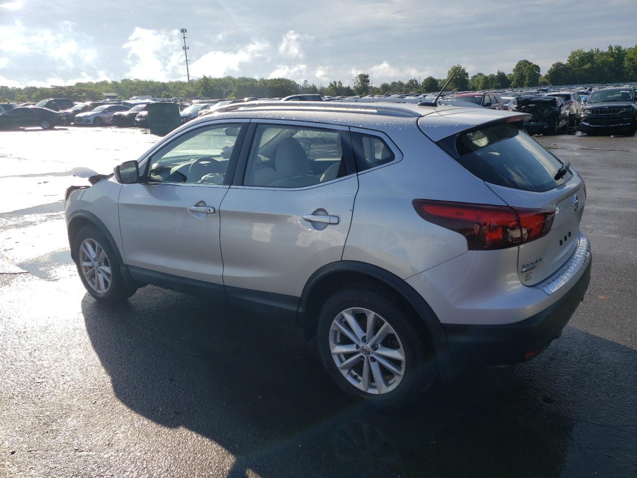 JN1BJ1CR3JW253594 NISSAN ROGUE 2018