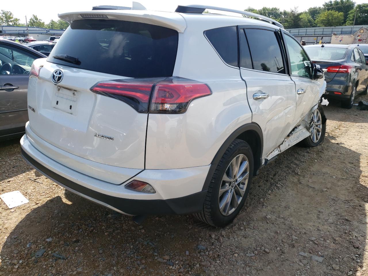 2T3YFREV9HW399802 2017 Toyota Rav4 Limited