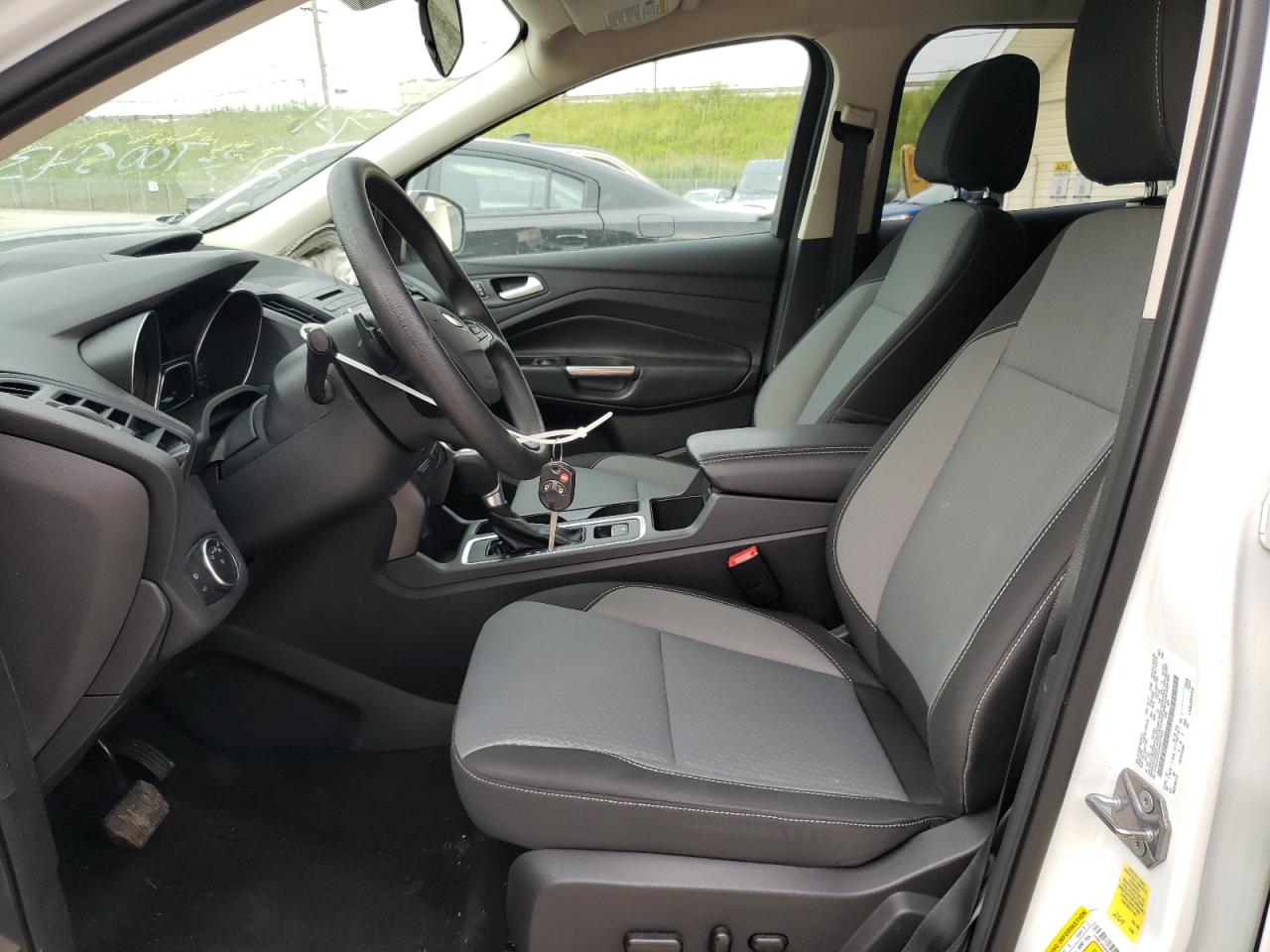 1FMCU0GD2HUE77037 FORD ESCAPE 2017