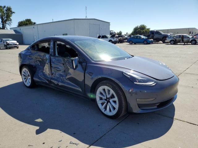5YJ3E1EB8PF386211 Tesla MODEL 3