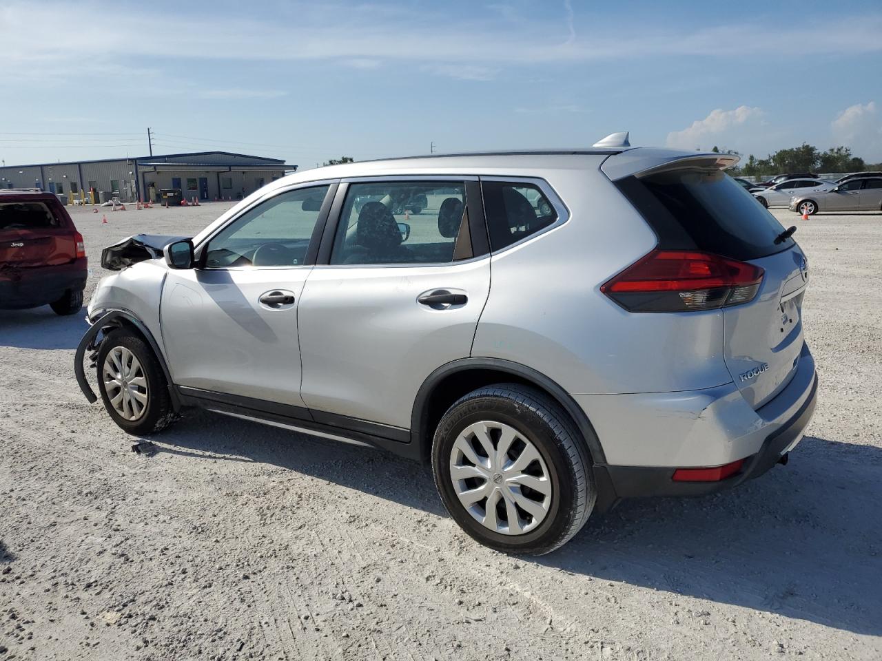 KNMAT2MV8HP604198 NISSAN ROGUE 2017
