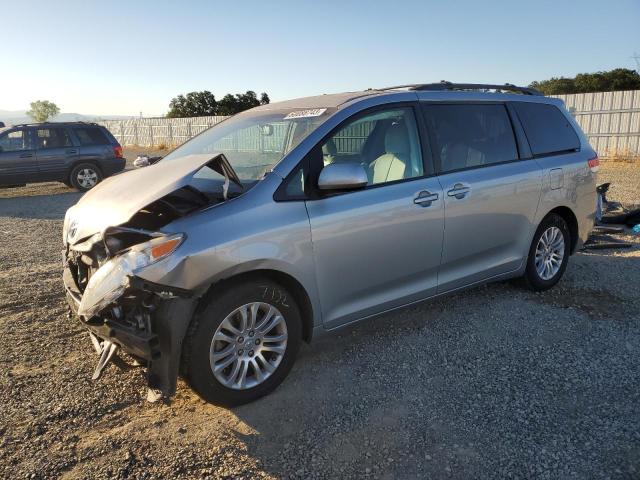 2014 Toyota Sienna XLE