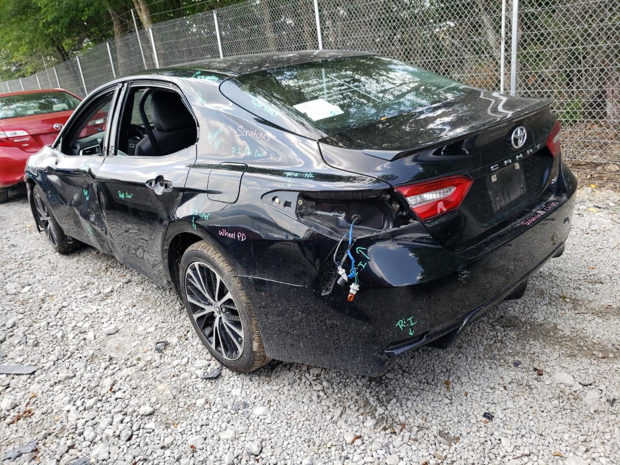 4T1B11HK8JU048532 TOYOTA CAMRY 2018