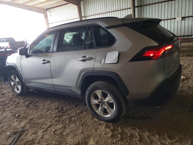 2T3P1RFV0MW173814 Toyota RAV4 XLE 2