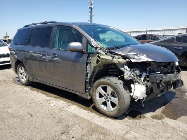 5TDKZ3DC5JS940104 Toyota SIENNA LE