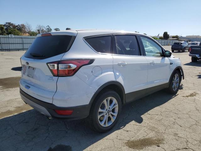 1FMCU0GD2HUA39182 Ford ESCAPE SE