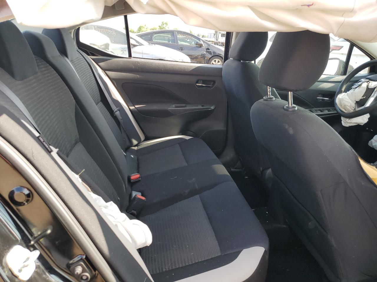 3N1CN8EV2ML864819 NISSAN VERSA 2021
