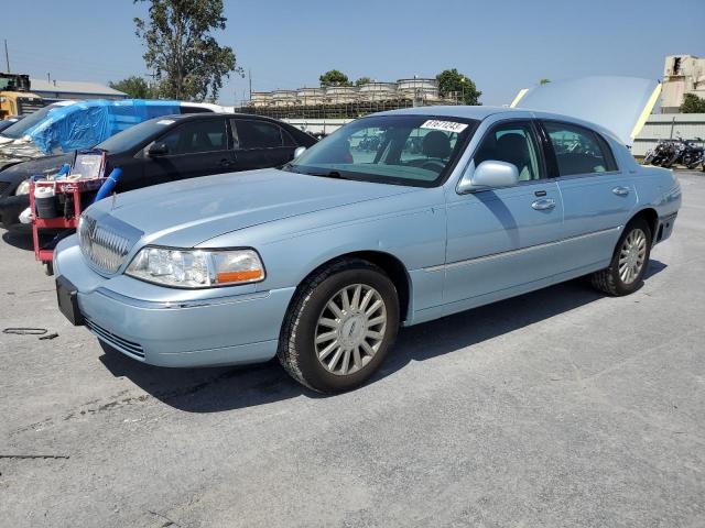 2005 Lincoln Town Car Signature